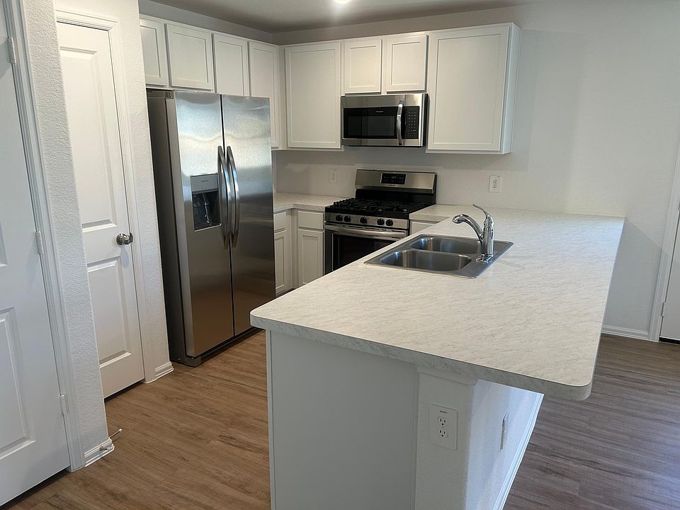 1st image of 132 Pine Bend Ct