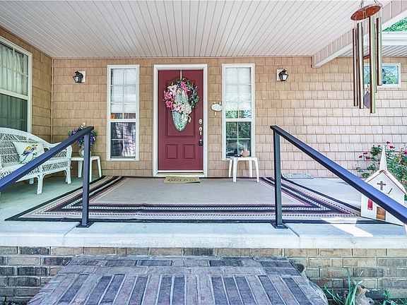3rd image of 101 Beaverview Dr