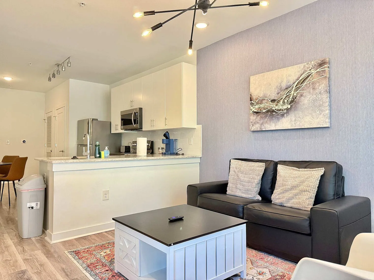 1 bed, 1.0 bath, 495 sqft, $3,511 — Photo 3
