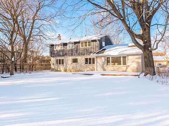 2nd image of 777 Braeside Pl