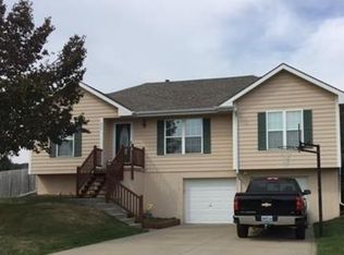204 E 21st Ter, Kearney, MO 64060