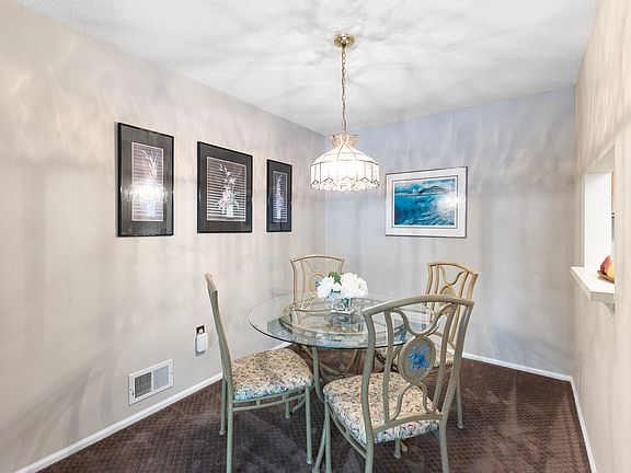 5th image of 14 Cheverny Ct #14