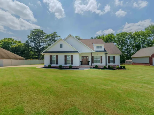 575 Oakview Cir, Killen, AL 35645