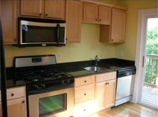 88 N Main St APT 6, Westford, MA 01886