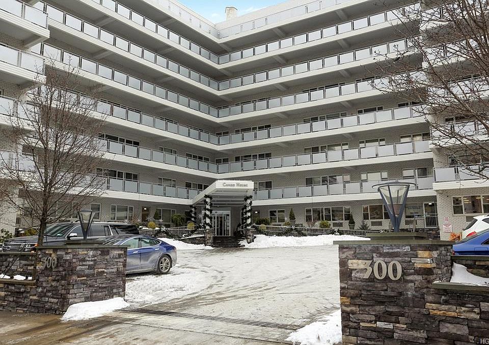 1st image of 300 Martine Ave APT 9G
