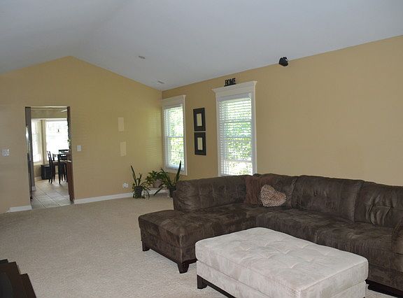 3rd image of 2109 Glasgow Ct