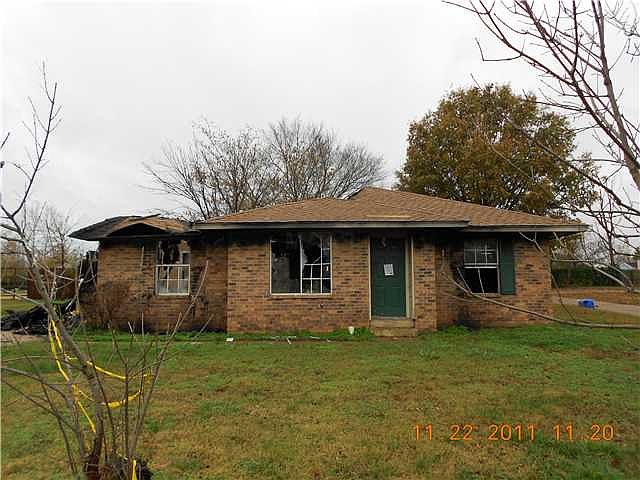 1st image of 3325 Briarwood Dr