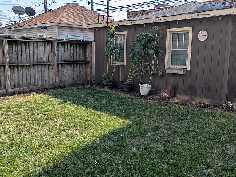 2644 N Harding Ave #1 — Photo 18