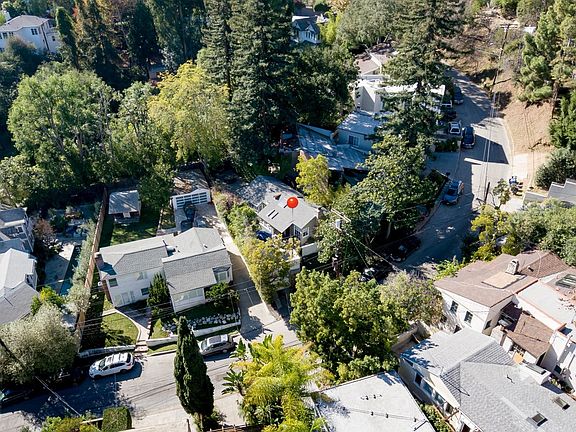 3rd image of 8778 Lookout Mountain Ave