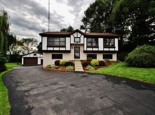 1450 N Cedar Lake Rd, Lake Villa, IL 60046