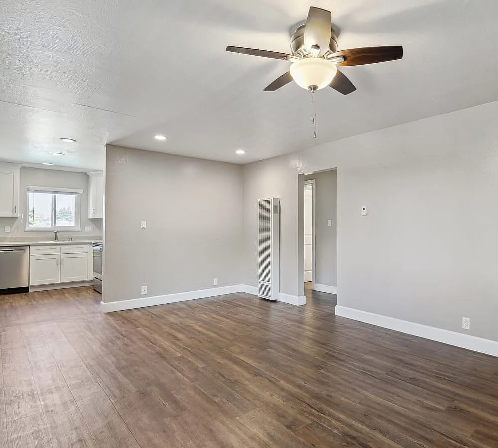Coral Gardens Apartments — Photo 1