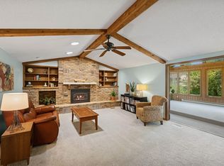 1806 Aglen St, Roseville, MN 55113