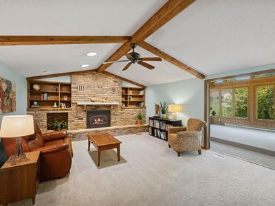 1806 Aglen St, Roseville, MN, 55113