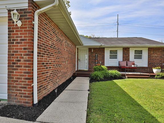 3rd image of 8841 Canoe Dr