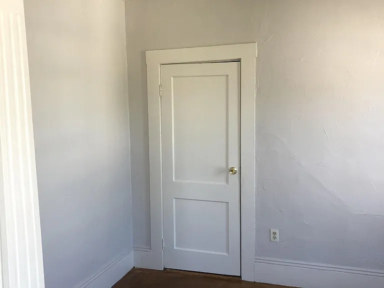 5-5 Clifford Ave — Photo 6