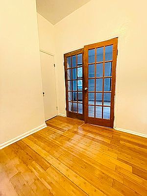 4th image of 224 E 51st St #5C