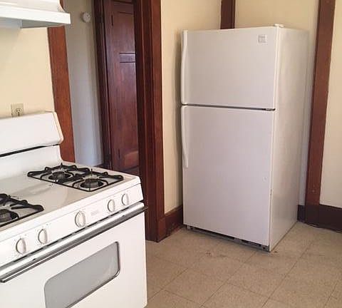 5th image of 3900 N Port Washington Ave