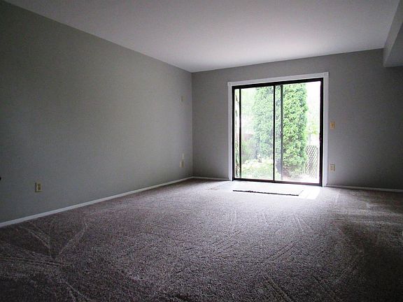 2nd image of 8389 Lakeview Ct
