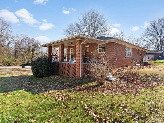 4th image of 139 Oakwood Cir