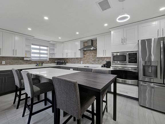 5th image of 5256 Cedarbend Dr APT 4