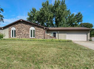 1481 Hampshire Dr, South Bend, IN
