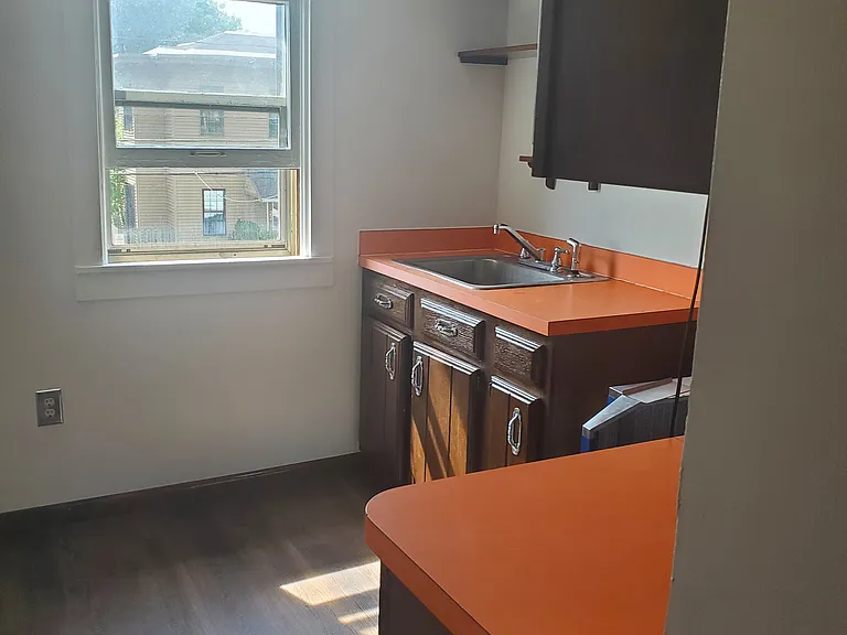 19 Charles St #2 — Photo 4