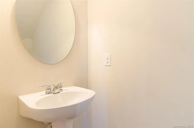 209 Spring Gardens Dr — Photo 16