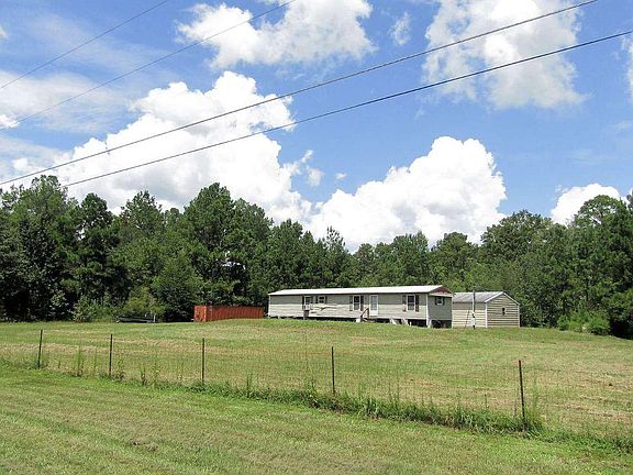 2nd image of 465 SE Gator Ln