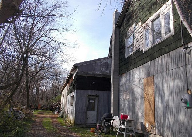 2nd image of 586 Lansingville Rd