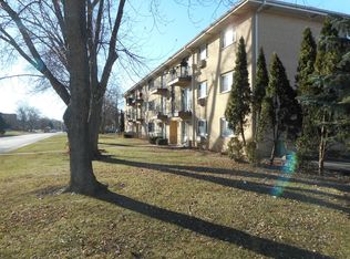 1130 S Lorraine Rd APT 1A, Wheaton, IL 60189