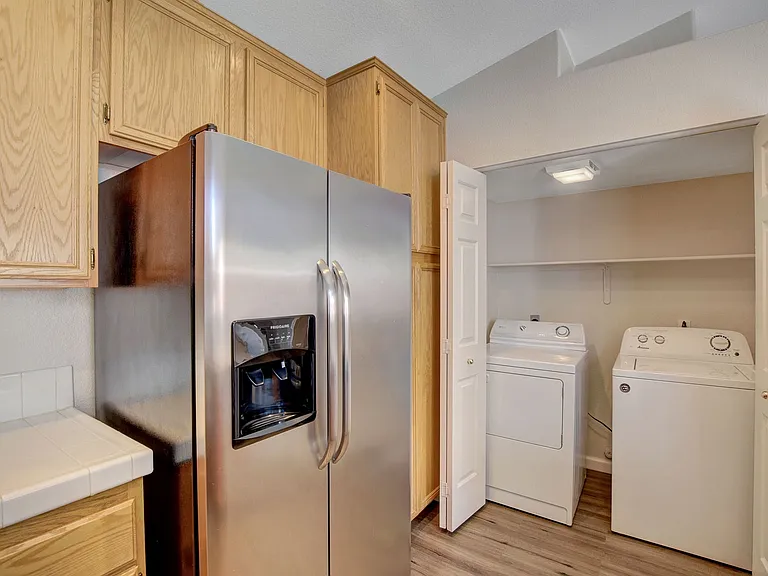 7616 Vista Hills Dr — Photo 17