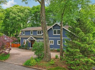 914 Elaine Ter, Ridgewood, NJ 07450