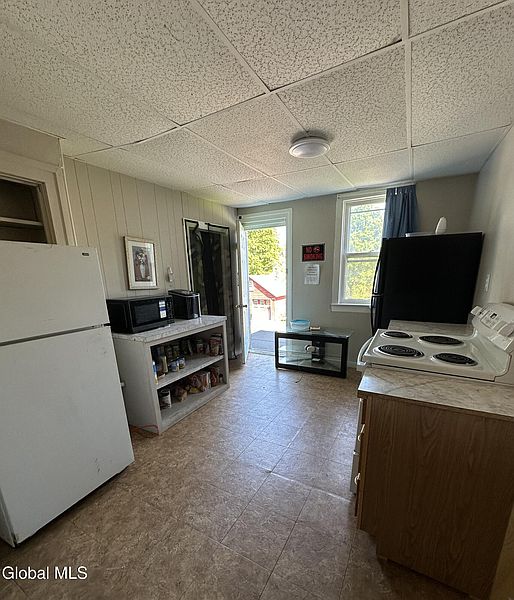 5th image of 71 Walnut Street