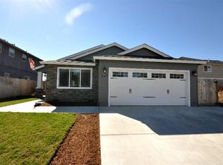 863 Virginia Dr, Central Pt, OR 97502