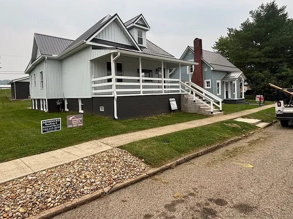 12 S 6th St, Jacksonville, OH 45740