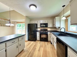 1440 Hunter Sq, Waconia, MN 55387
