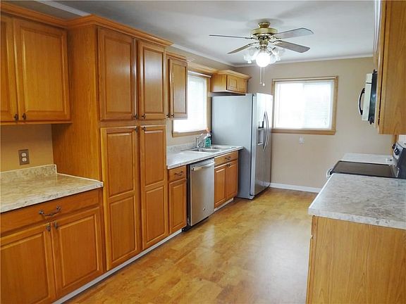 3rd image of 2412 Dean Dr