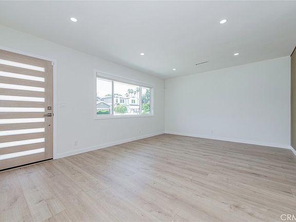 4th image of 4534 Lennox Ave
