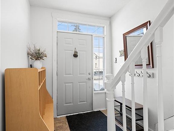 3rd image of 50 Isabella St W