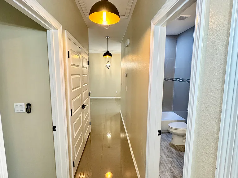 5104 N Winona Dr — Photo 9