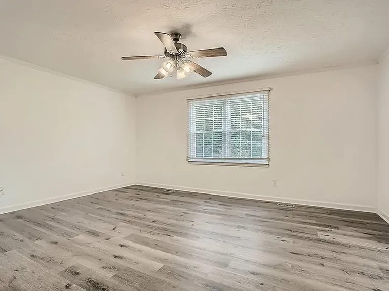 130 Grandchester Way — Photo 11