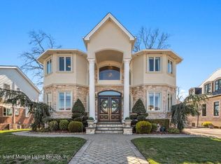 54 Pouch Ter, Staten Island, NY 10305