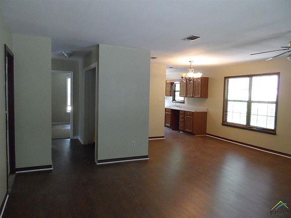 3rd image of 805 Tenery St