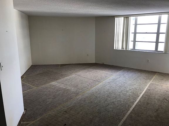 5th image of 2750 NE 183rd St APT 507