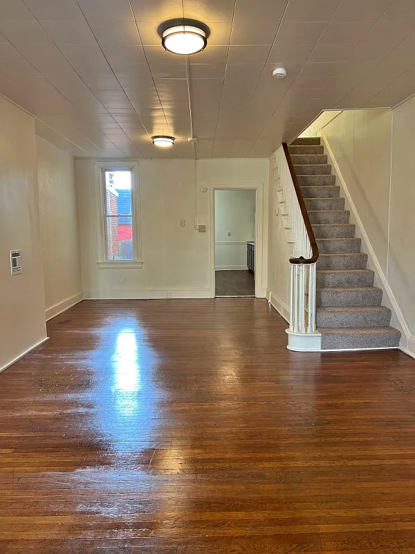 4 bed, $1,450 — Photo 2