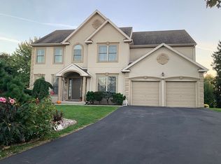 154 Spring Wood Dr, Allentown, PA 18104