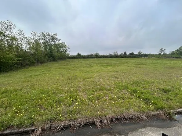 7545 Coral Creek St, Beaumont, TX 77707