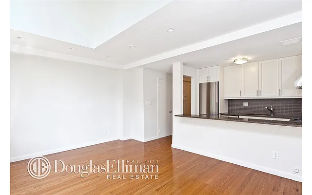 Rented by Douglas Elliman | media 19