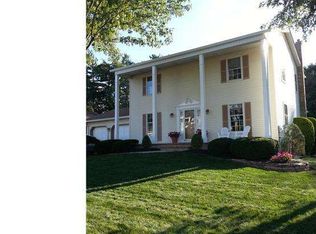 61 New Colony Dr, Hamilton, NJ 08619