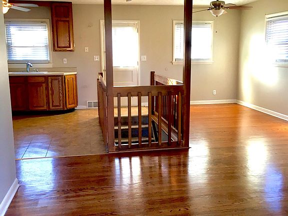 3rd image of 2604 Lynnbrook Ct